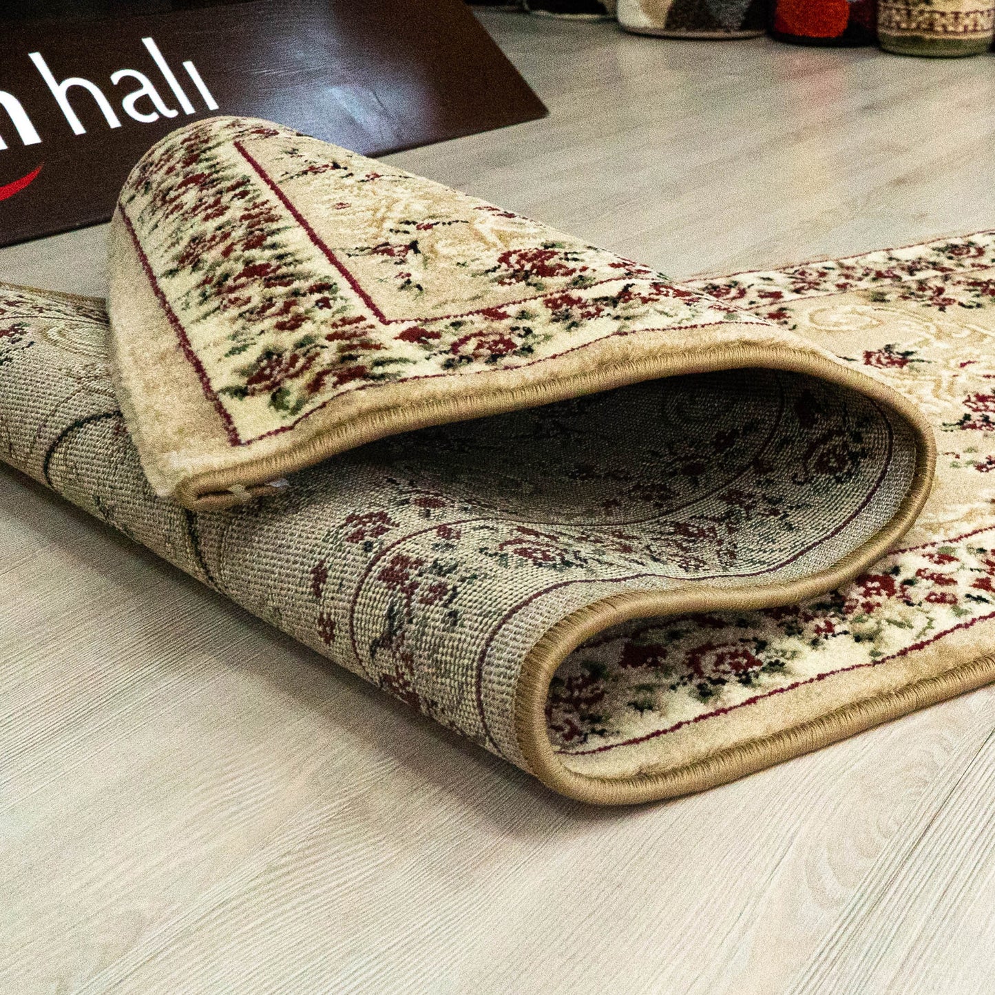 Set dormitor clasic 3 piese Maro,Crem,Bej